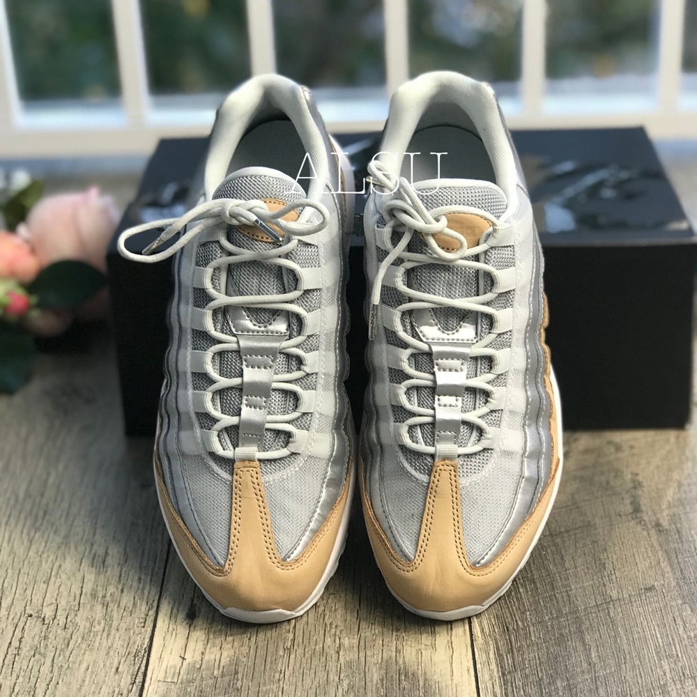 NWT Nike Air Max 95 SE PRM Pure Platinum WMNS - Picture 3 of 8